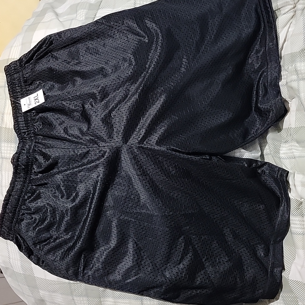 Men's mesh shorts with pockets